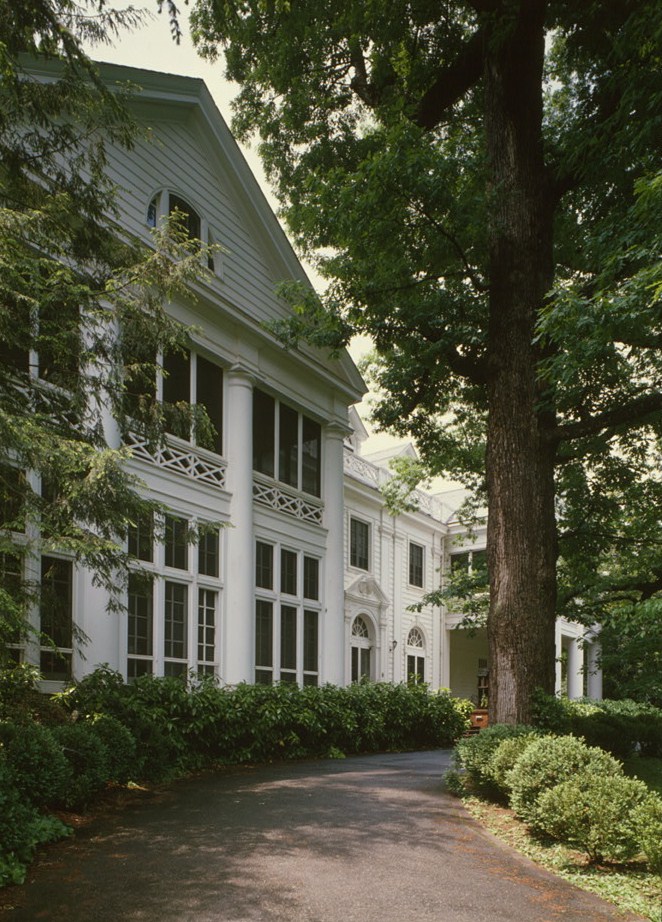 Ghostly Getaways: Explore North Carolina’s 9 most haunted hotels