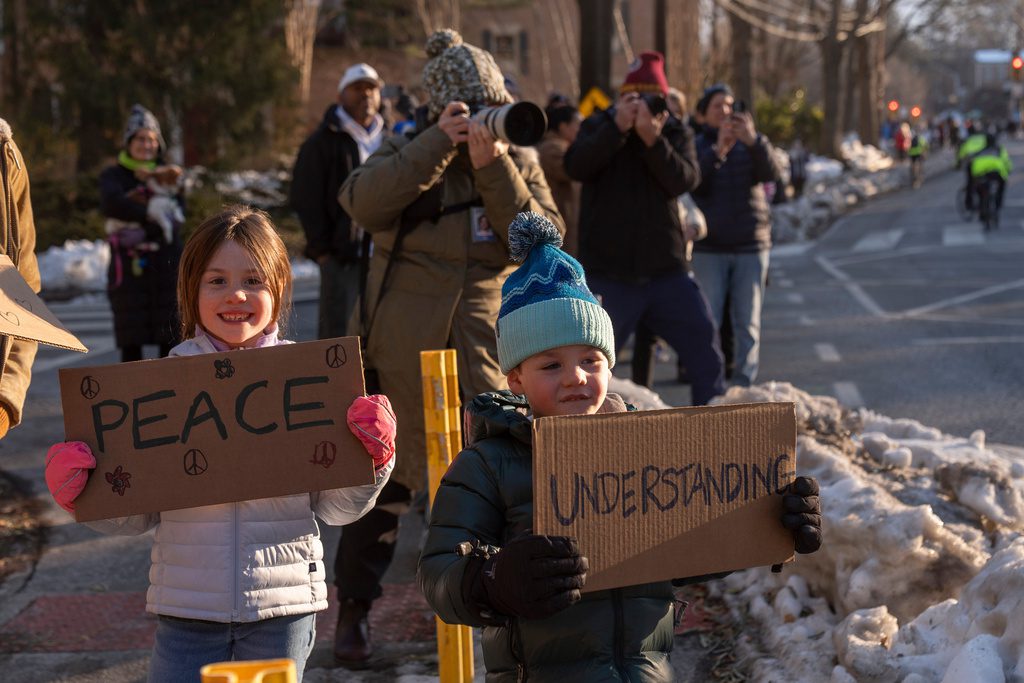 Buddhist monks' 'Walk for Peace' arrives in Washington