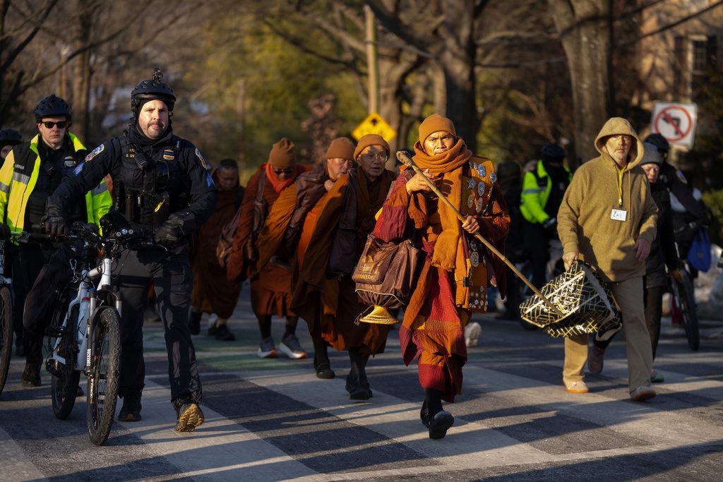 Buddhist monks' 'Walk for Peace' arrives in Washington